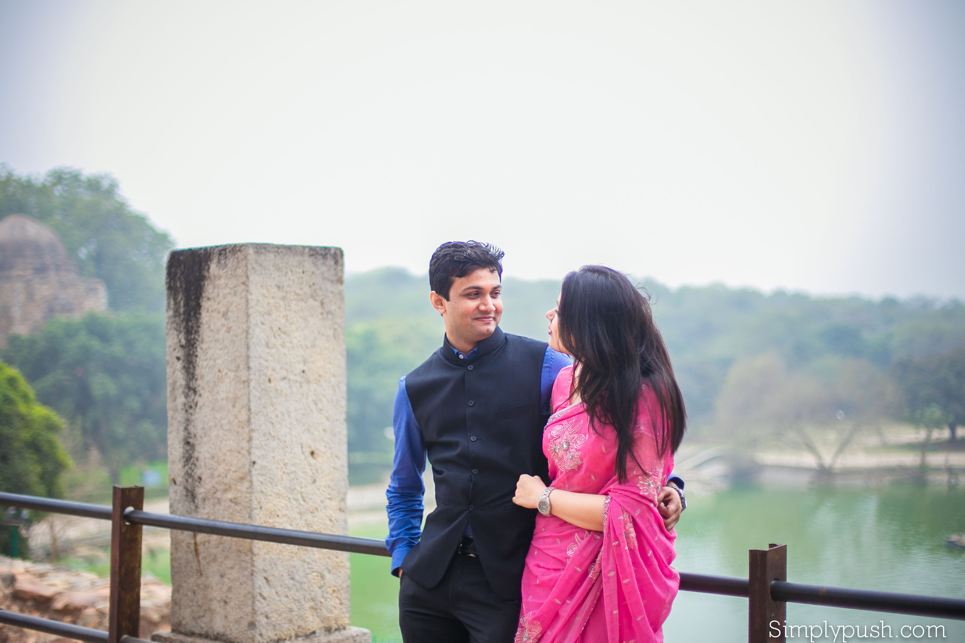 hauz-khaus-delhi-prewedding-couple-photoshoot