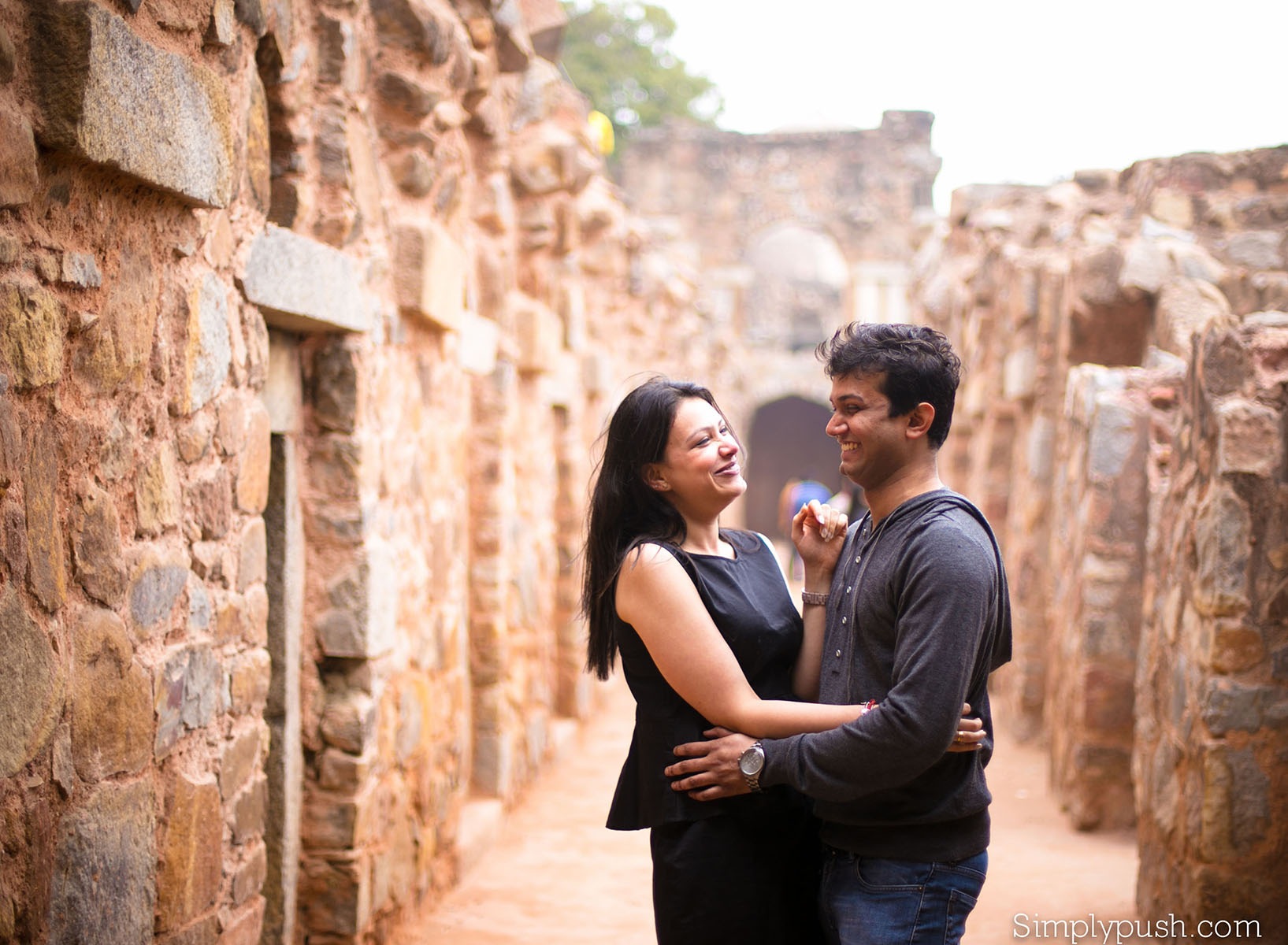 delhi-prewedding-couple-photoshoot-best-delhi-photographer
